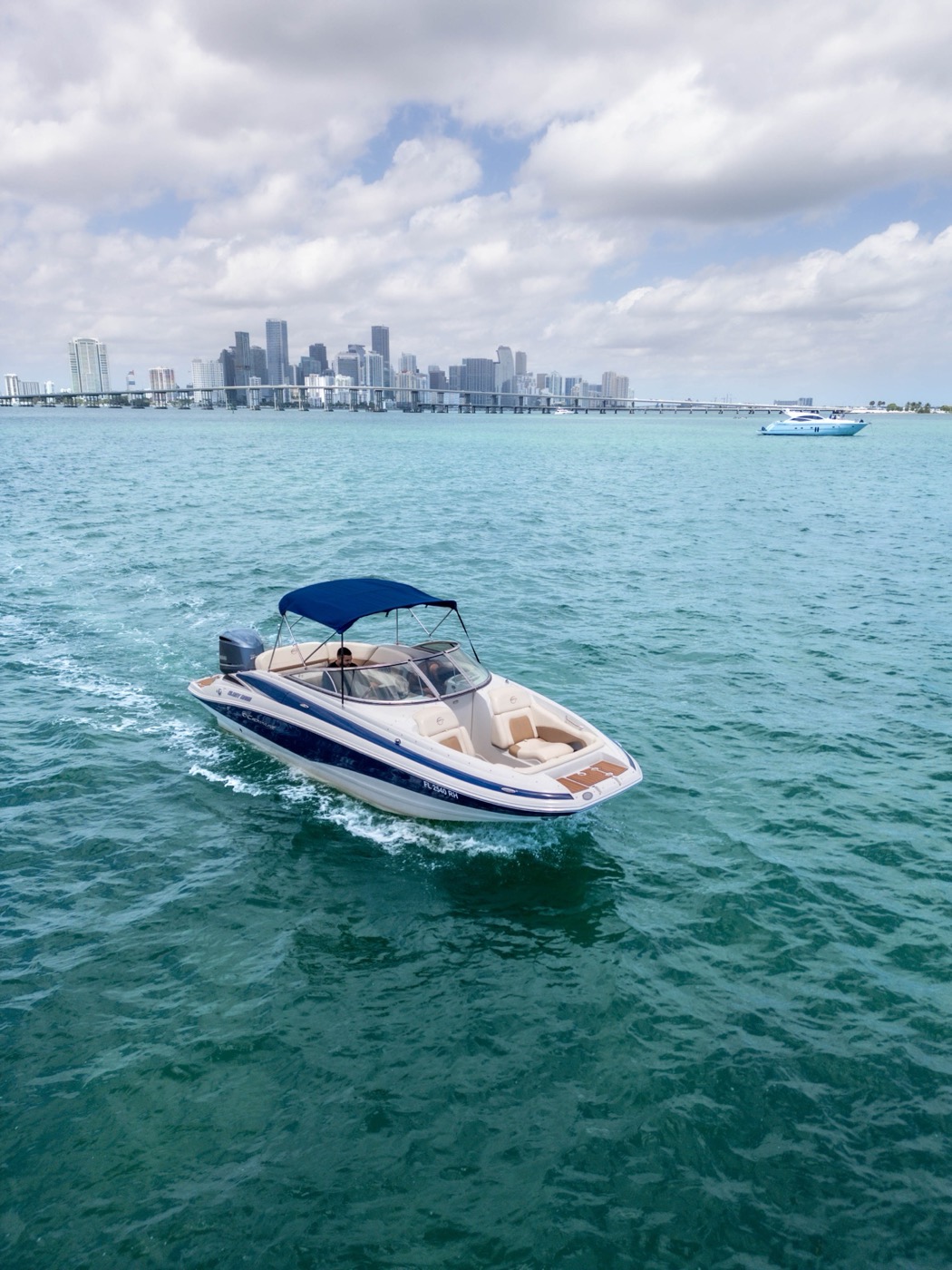 Crownline 26 — frame 2 of 13