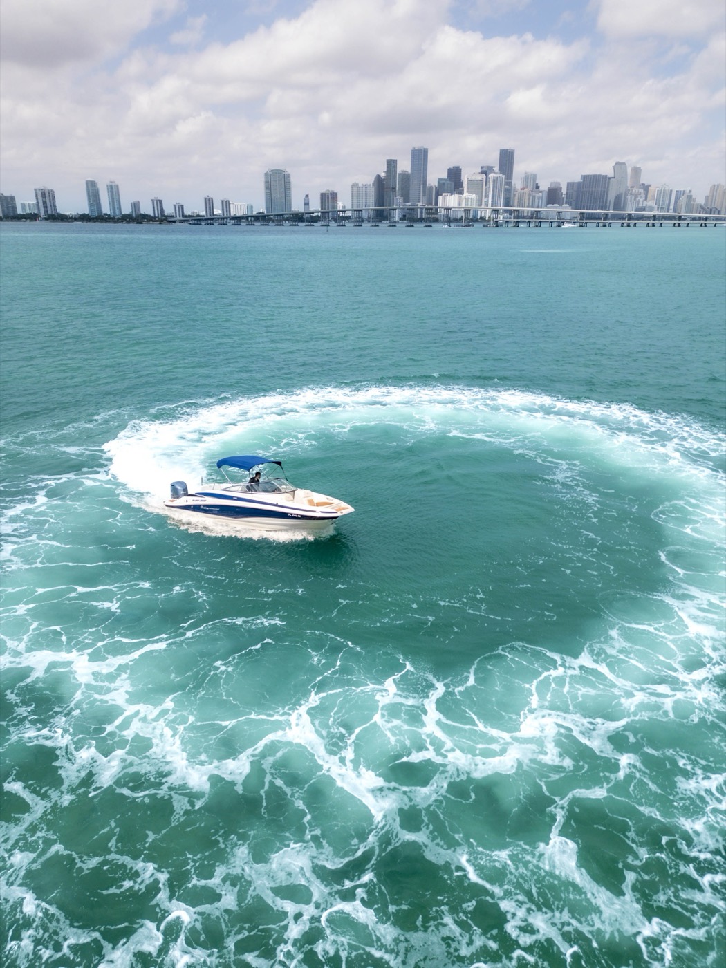 Crownline 26 — frame 7 of 13