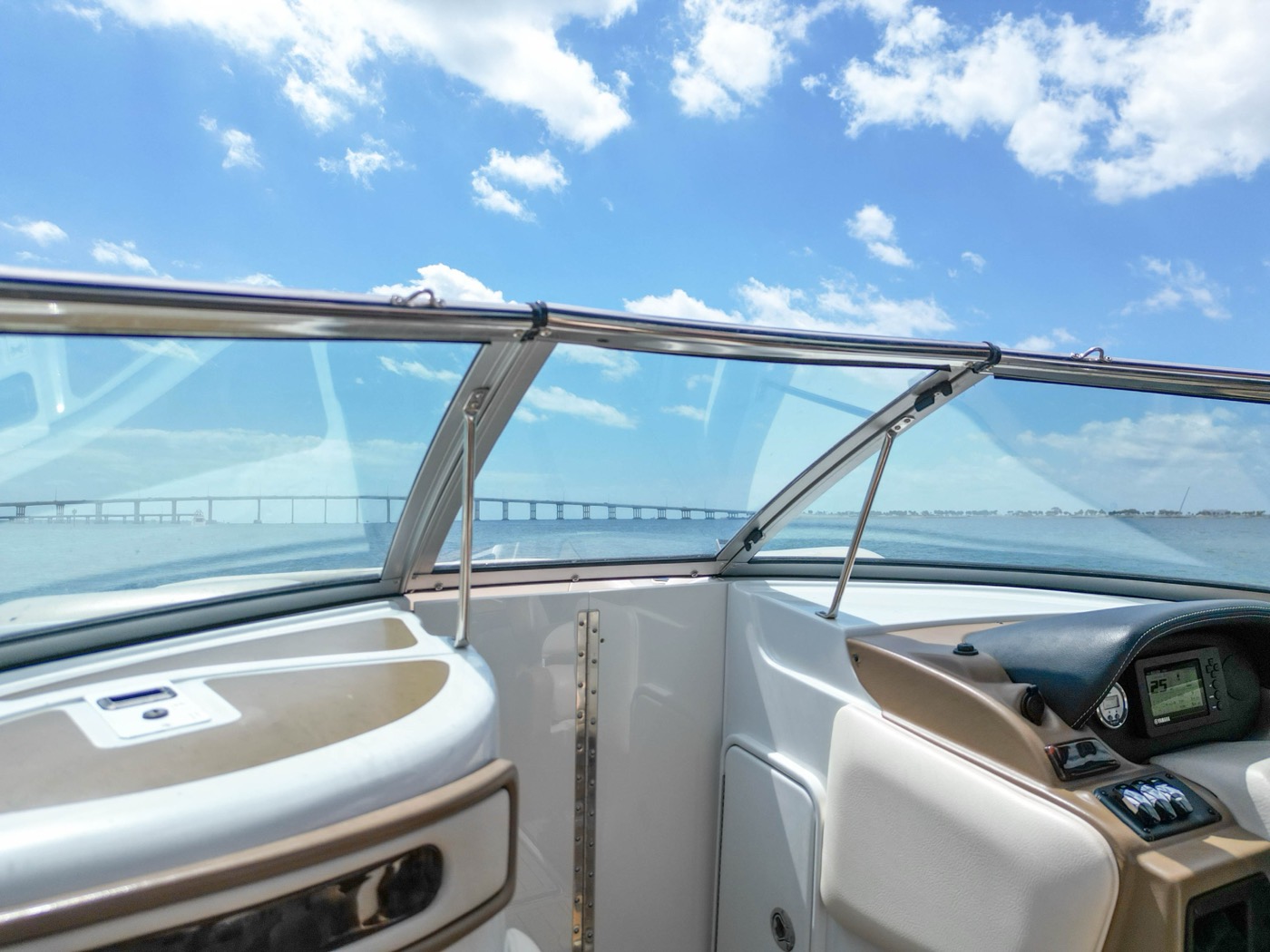 Crownline 26 — frame 9 of 13