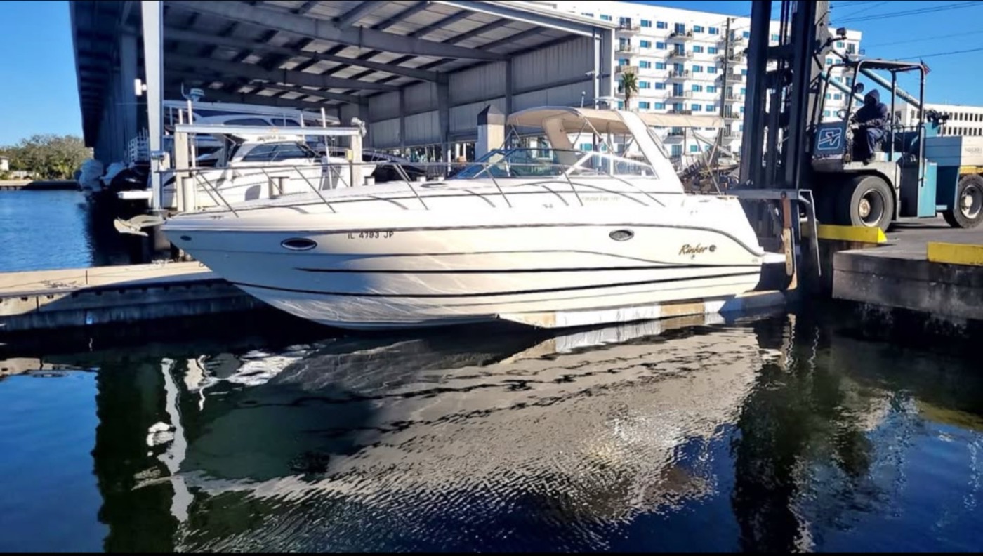 Sea Ray 36 — frame 3 of 4