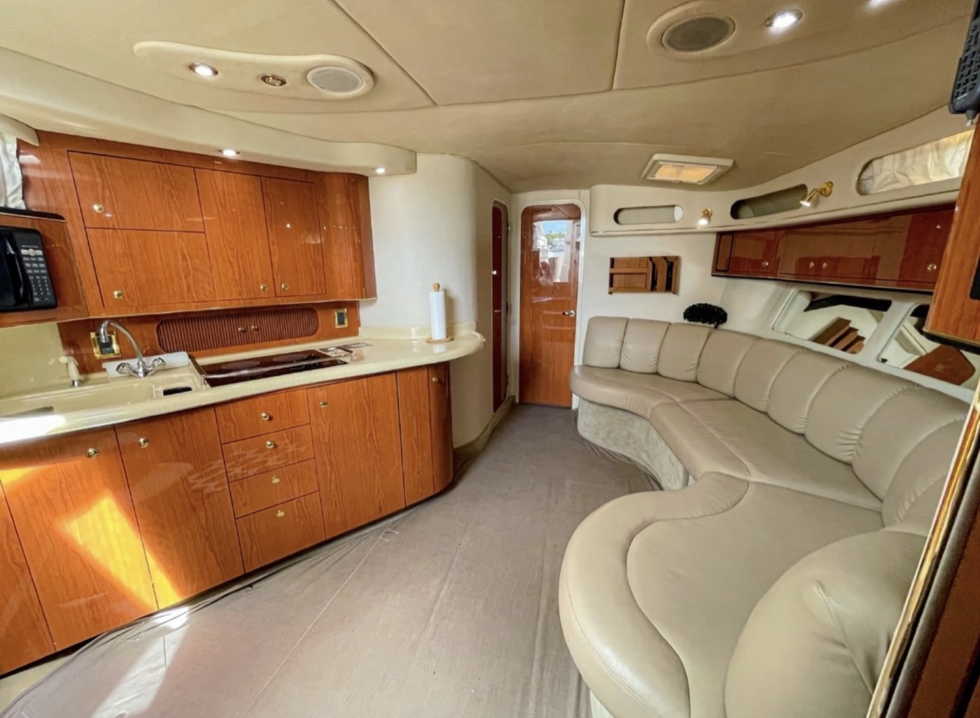 Sea Ray 40 R — frame 12 of 12