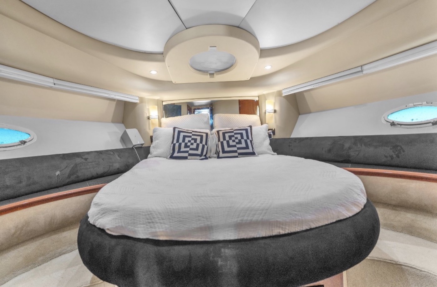 Azimut 50 II — frame 13 of 19