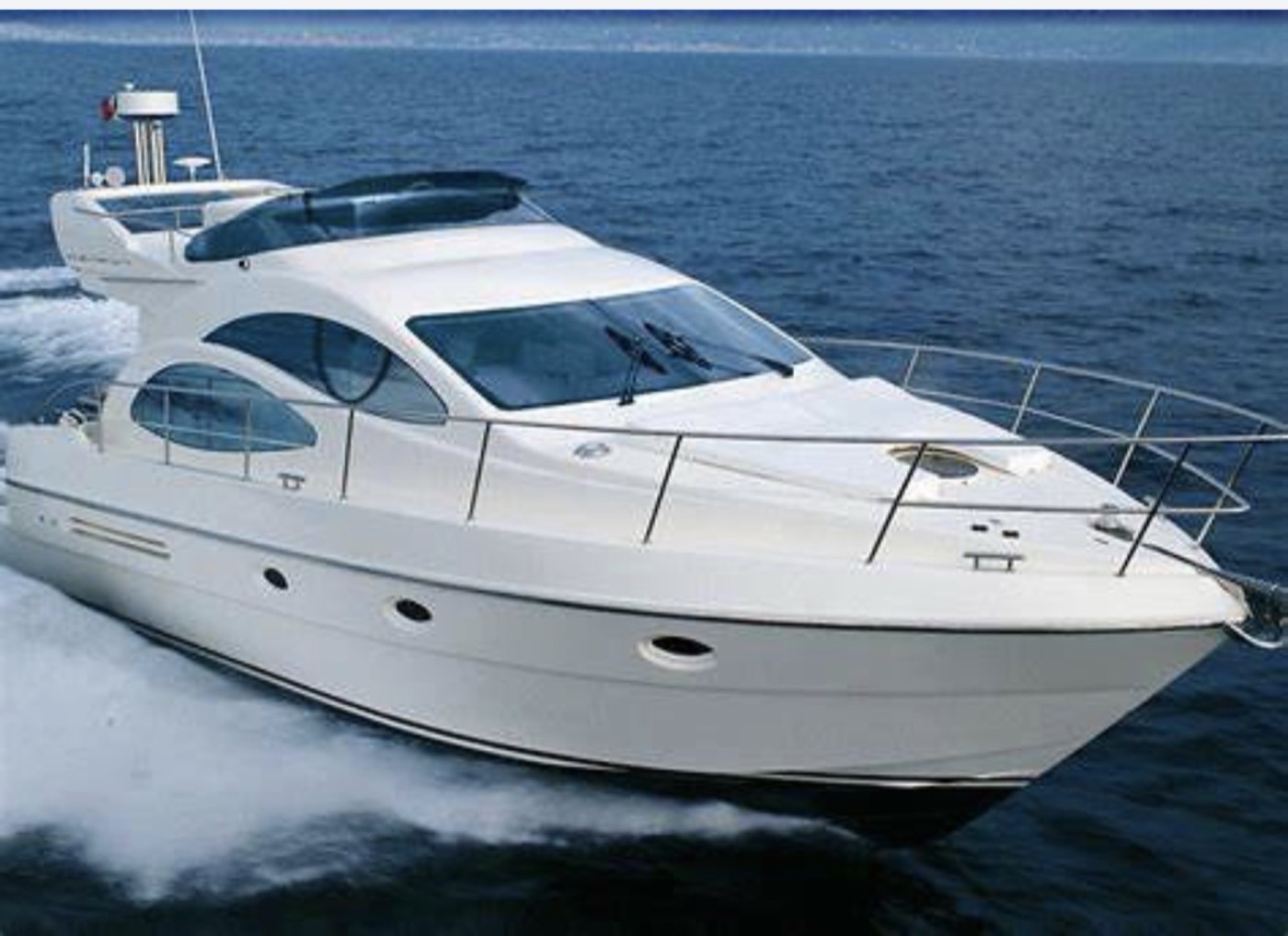 Azimut 50 — frame 3 of 9