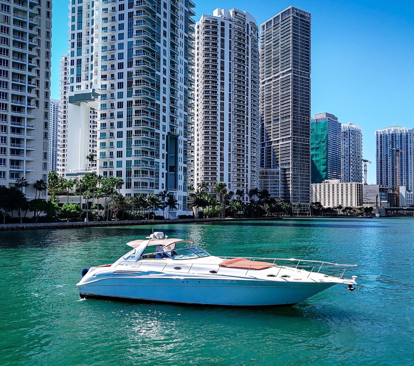 Sea Ray 50 — frame 6 of 16