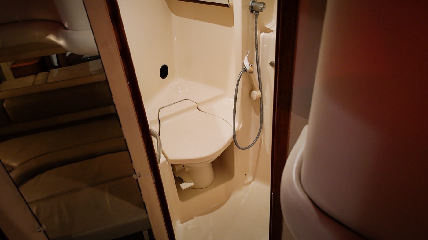 Sea Ray 50 — frame 16 of 16