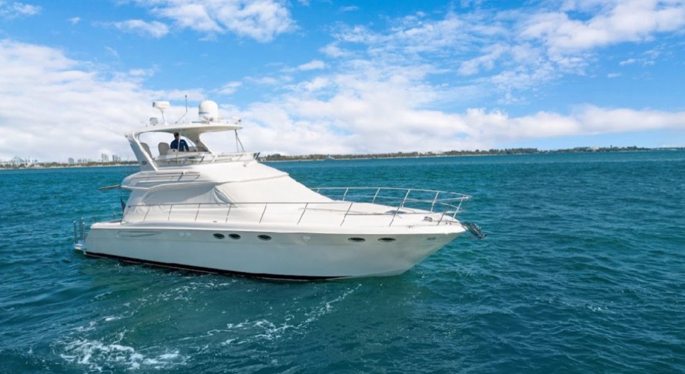 Sea Ray 55 II — frame 1 of 5