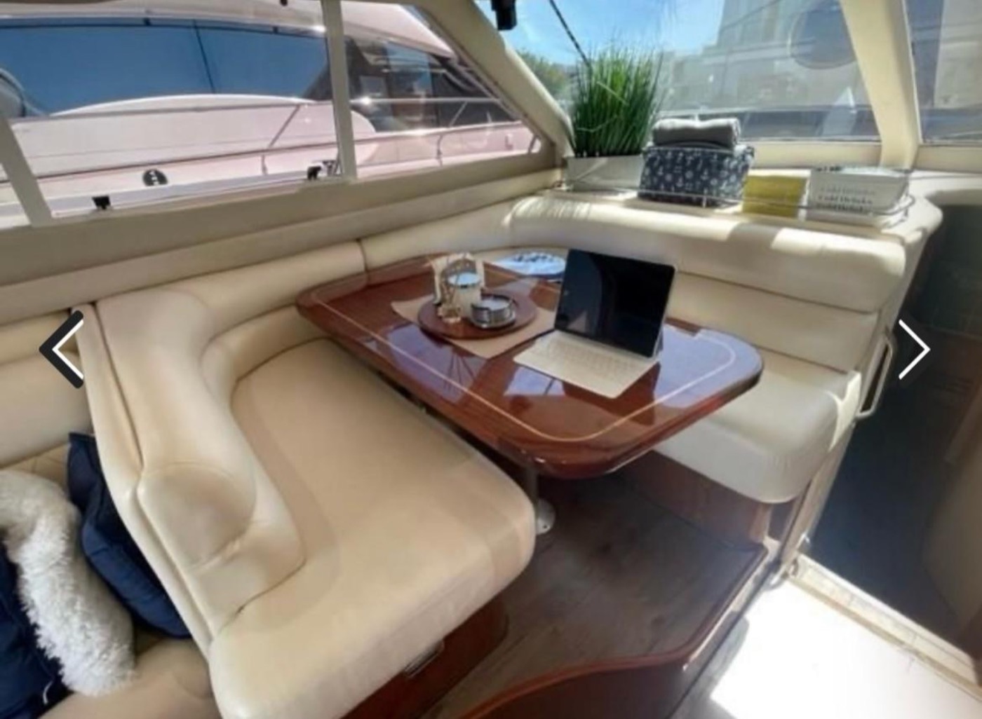 Sea Ray 55 — frame 14 of 20