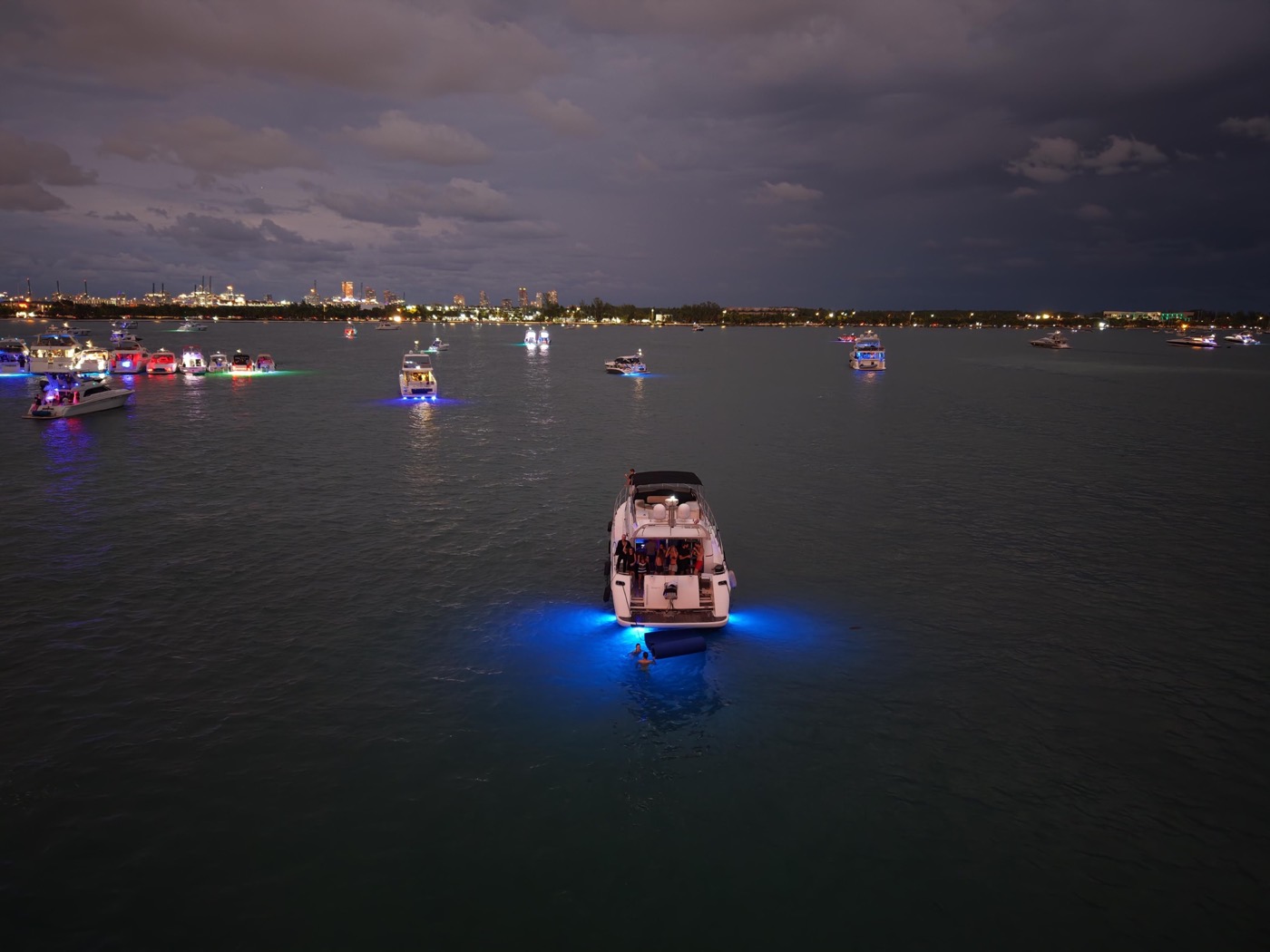 Azimut 65 — frame 21 of 41