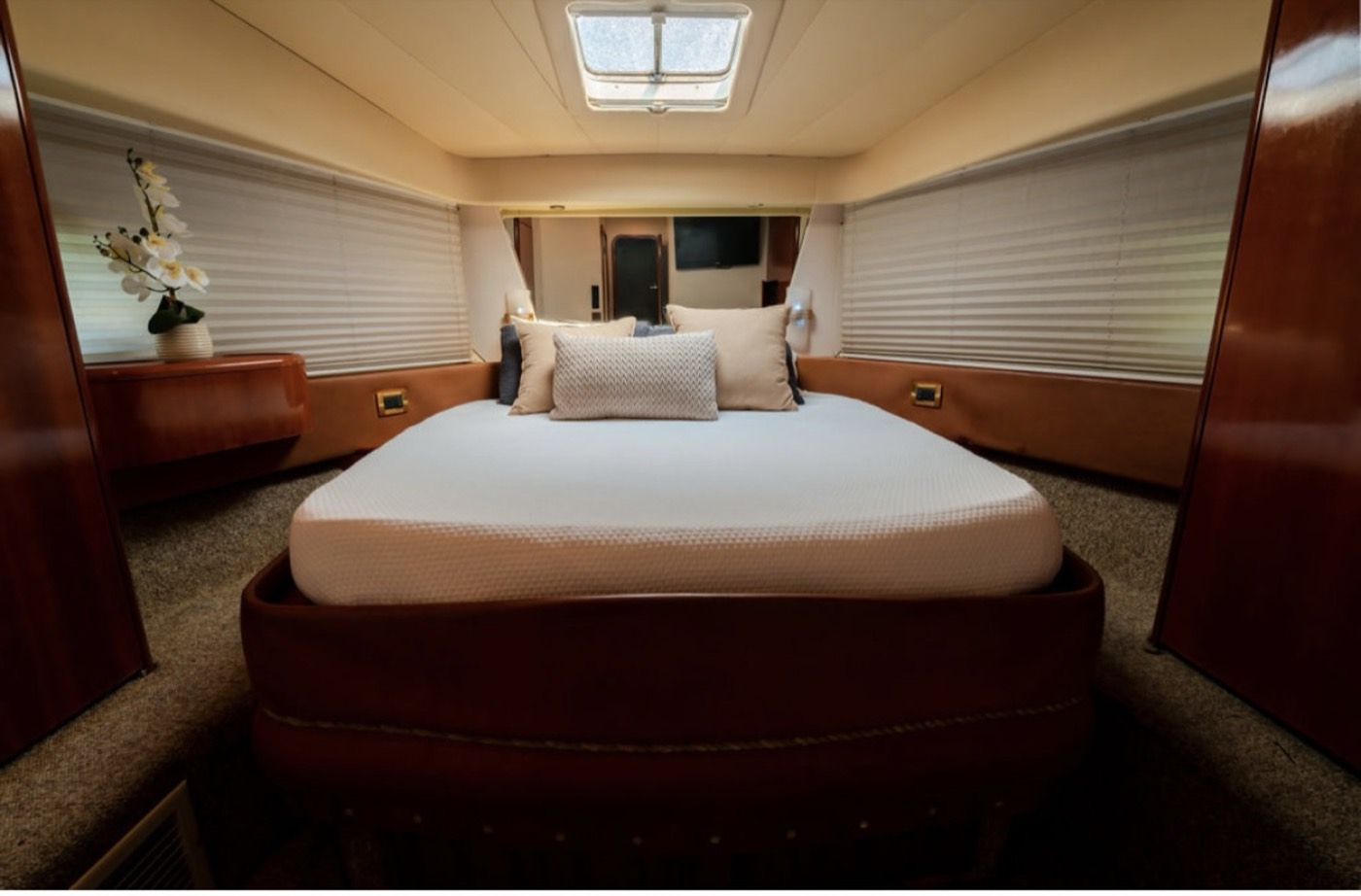 Azimut 65 — frame 37 of 41