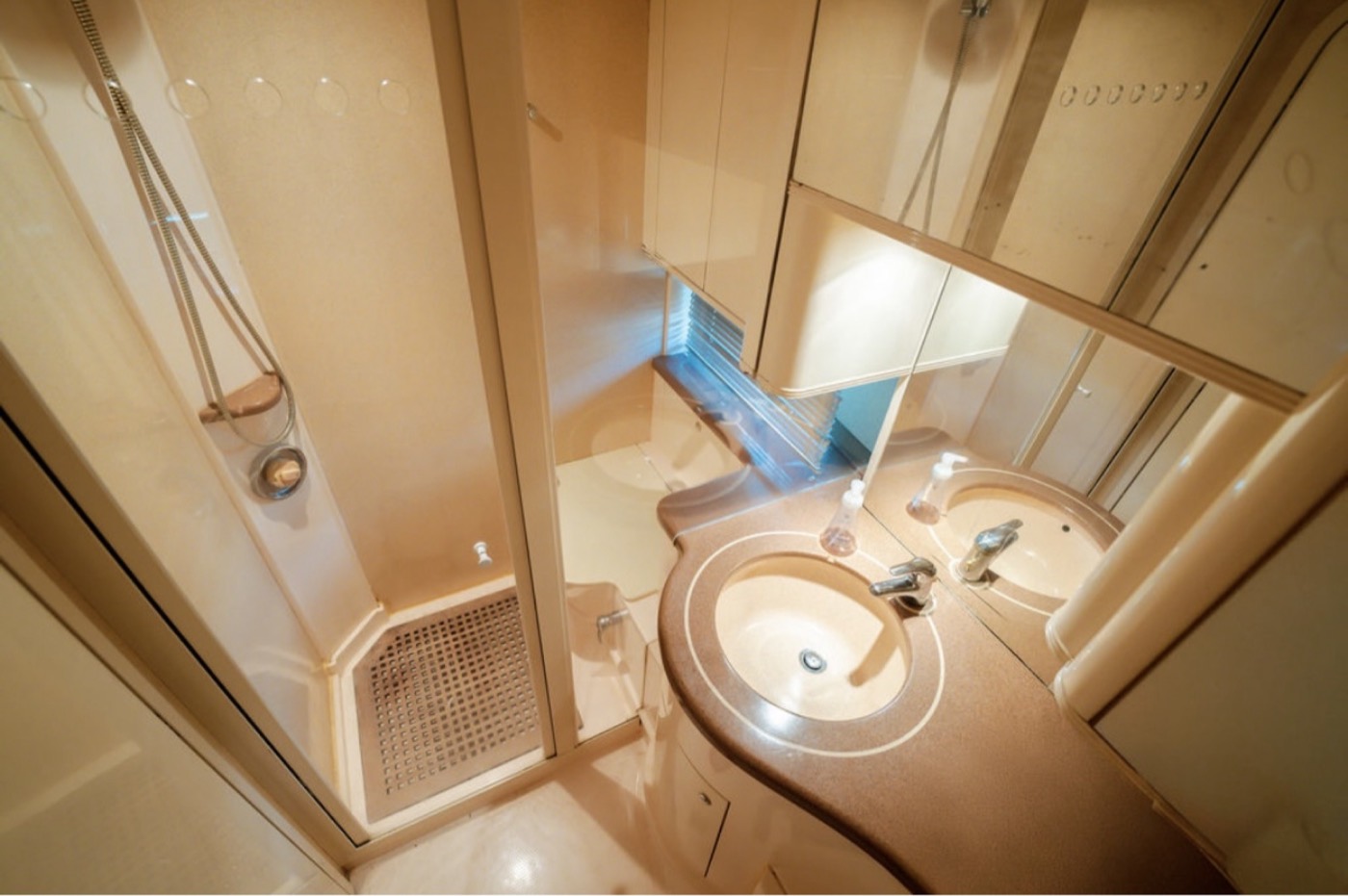 Azimut 65 — frame 39 of 41