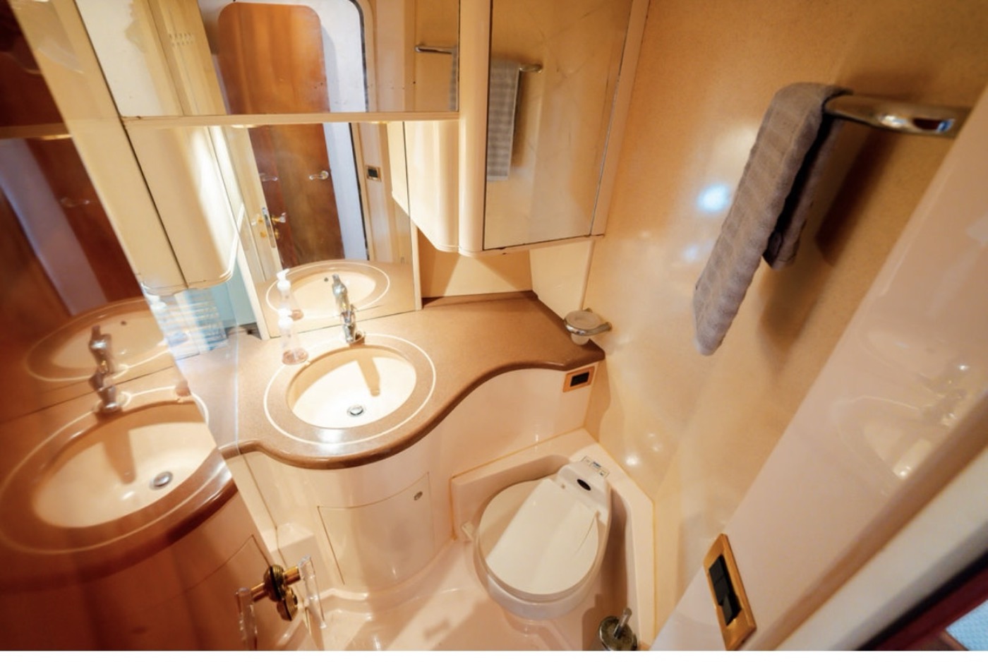Azimut 65 — frame 41 of 41