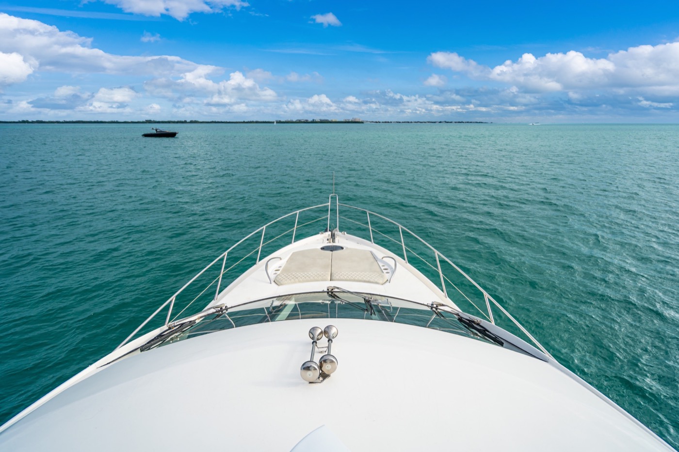 Azimut 70 — frame 8 of 50