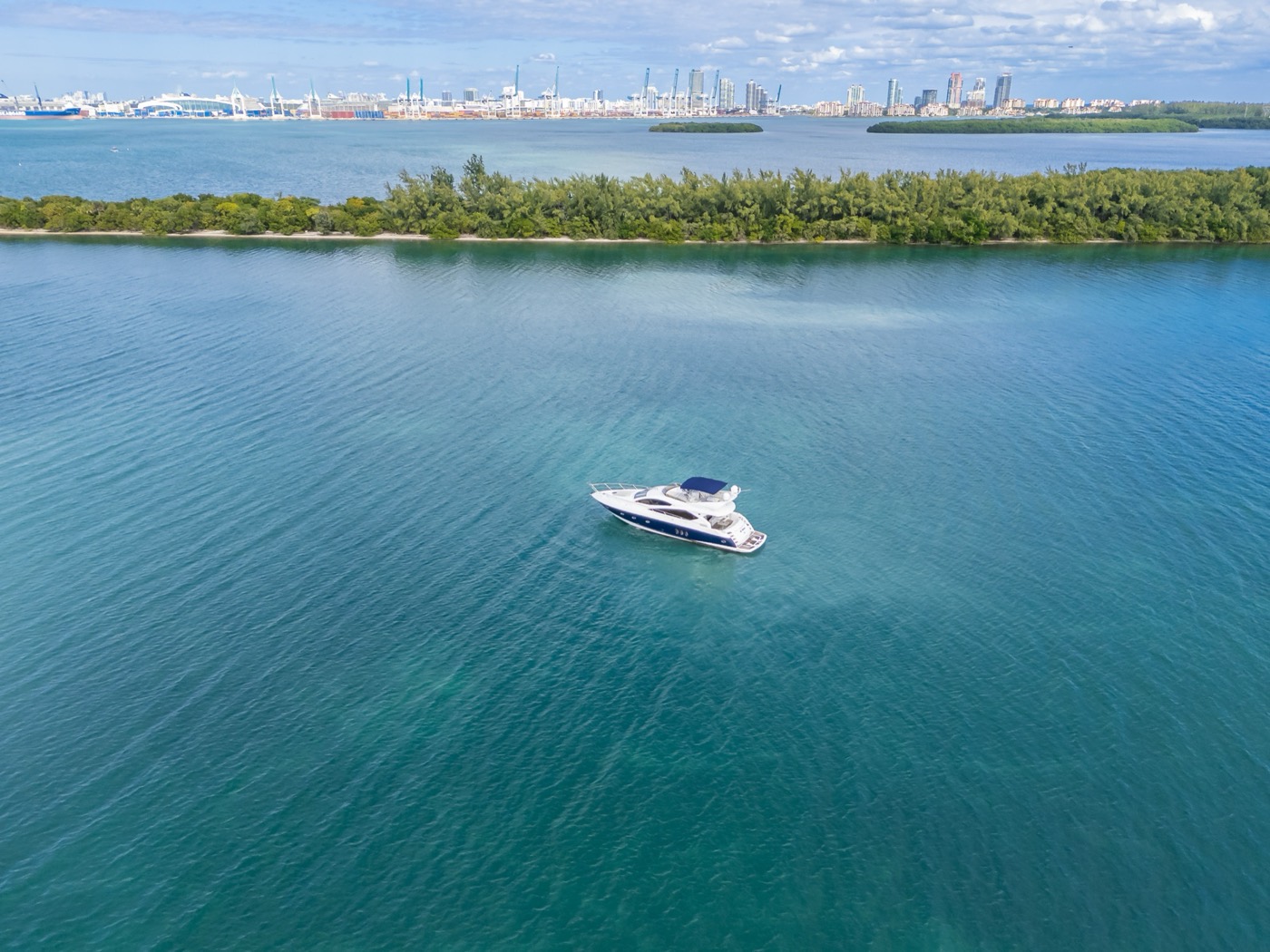 Azimut 70 — frame 11 of 50