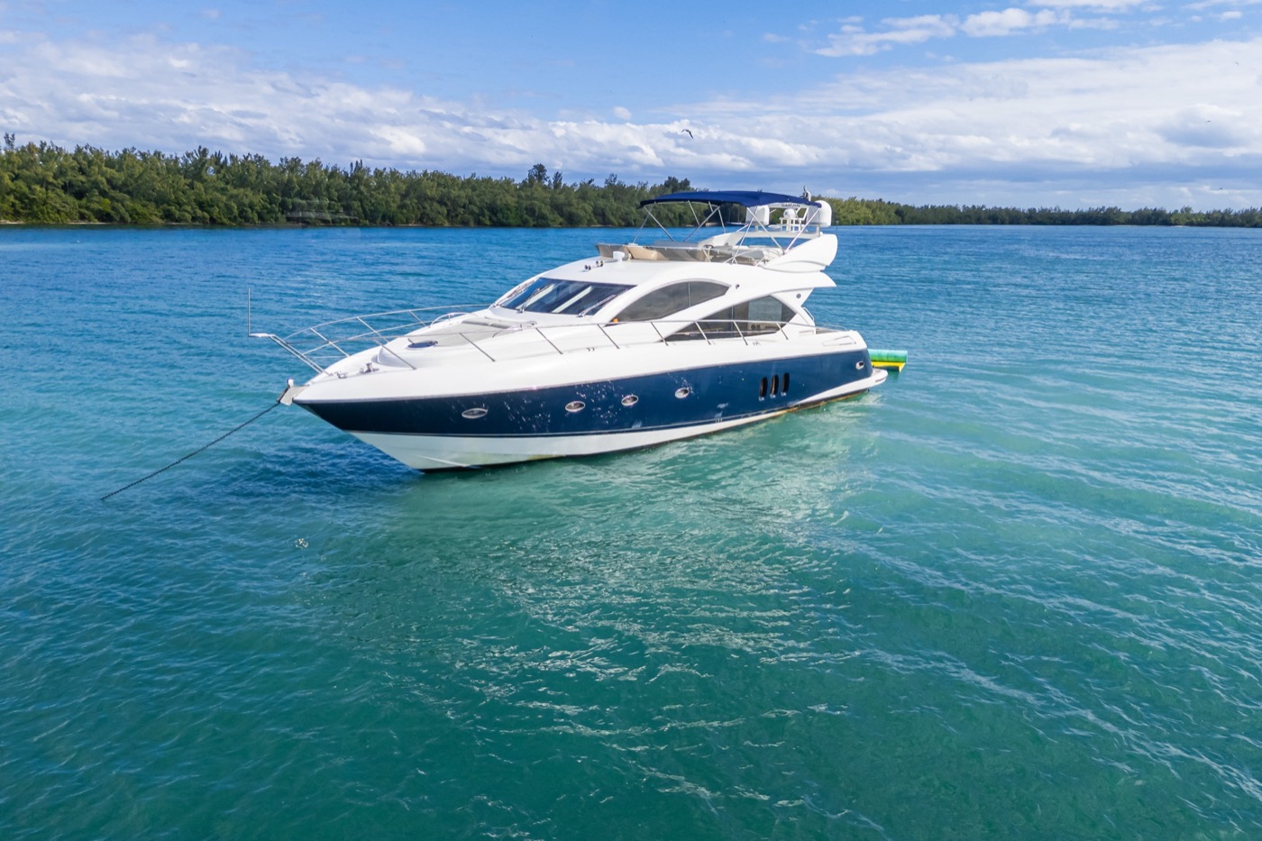 Azimut 70 — frame 13 of 50