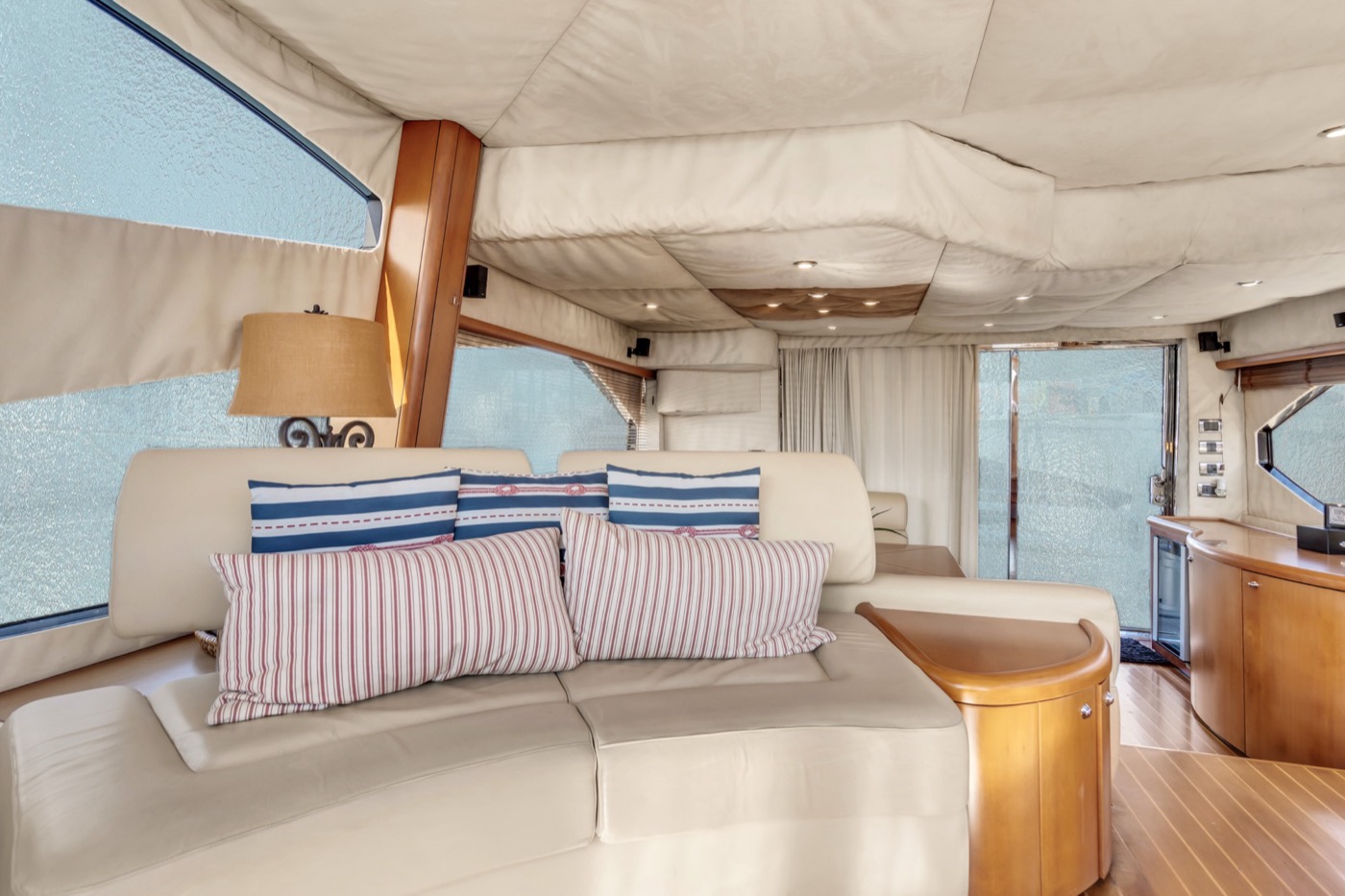 Azimut 70 — frame 34 of 50