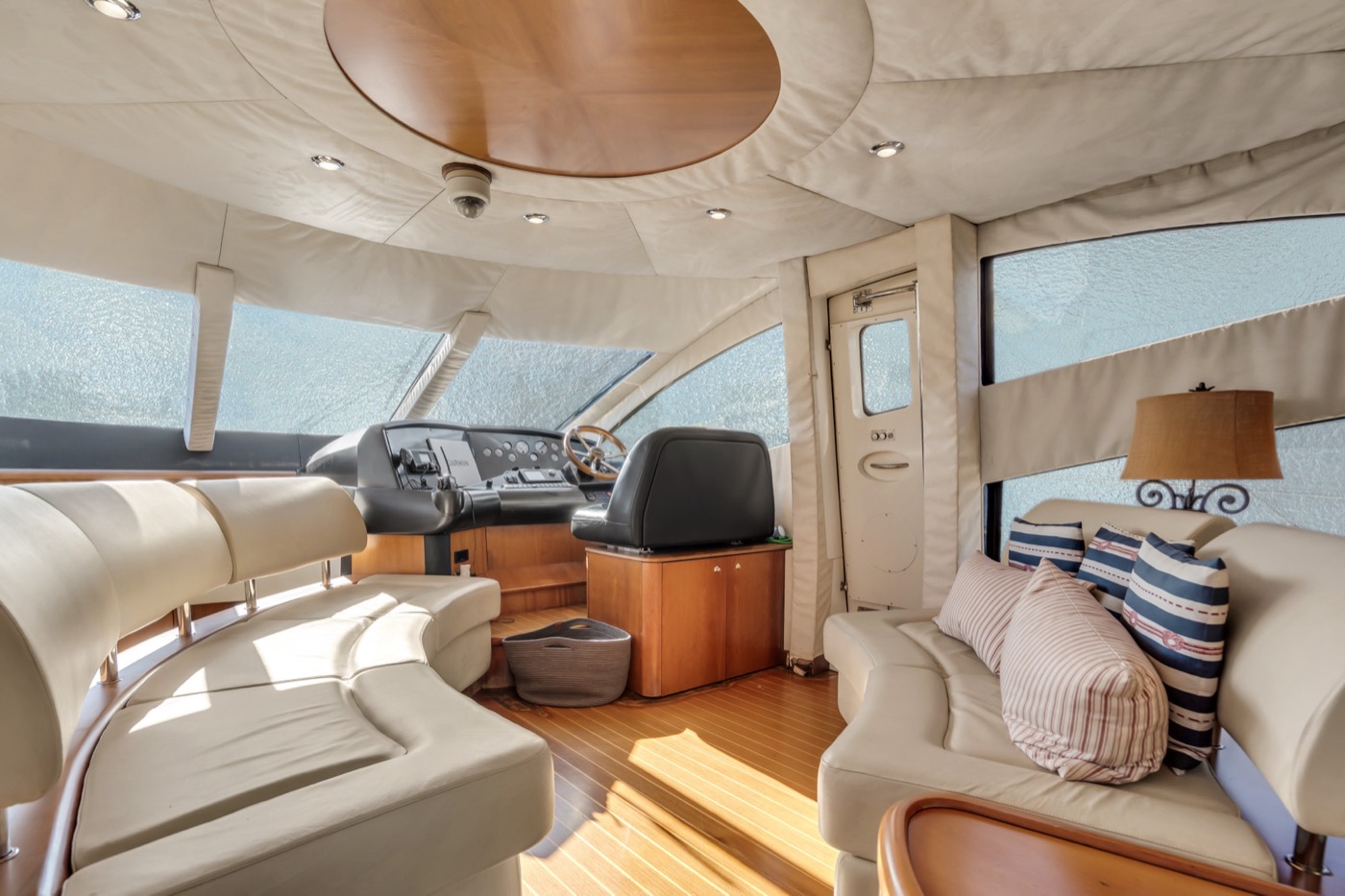 Azimut 70 — frame 42 of 50