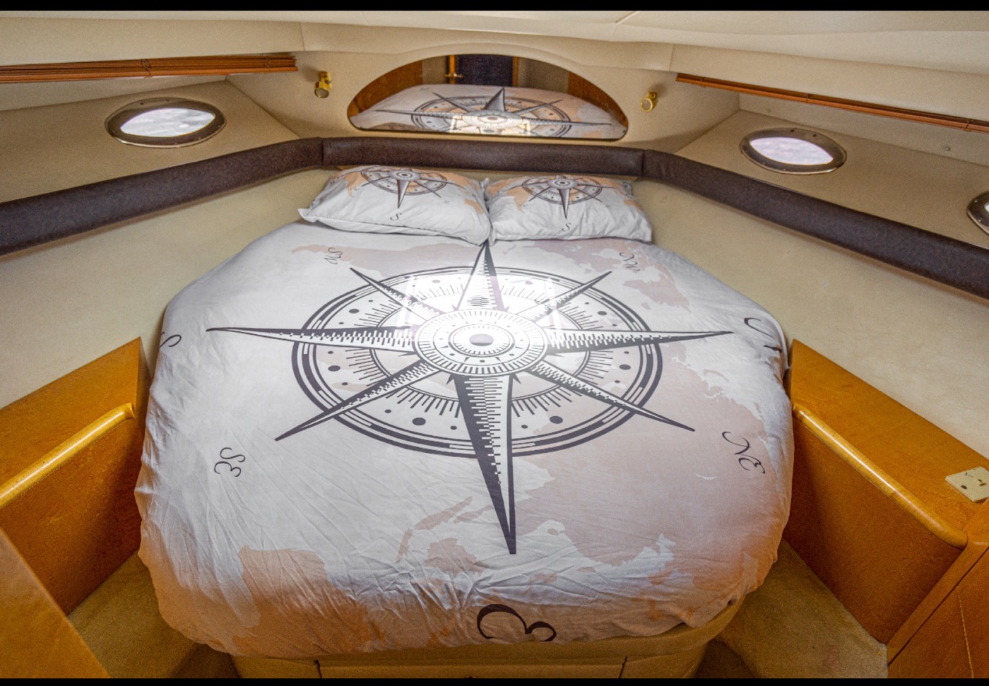 Sea Ray 70 — frame 5 of 7