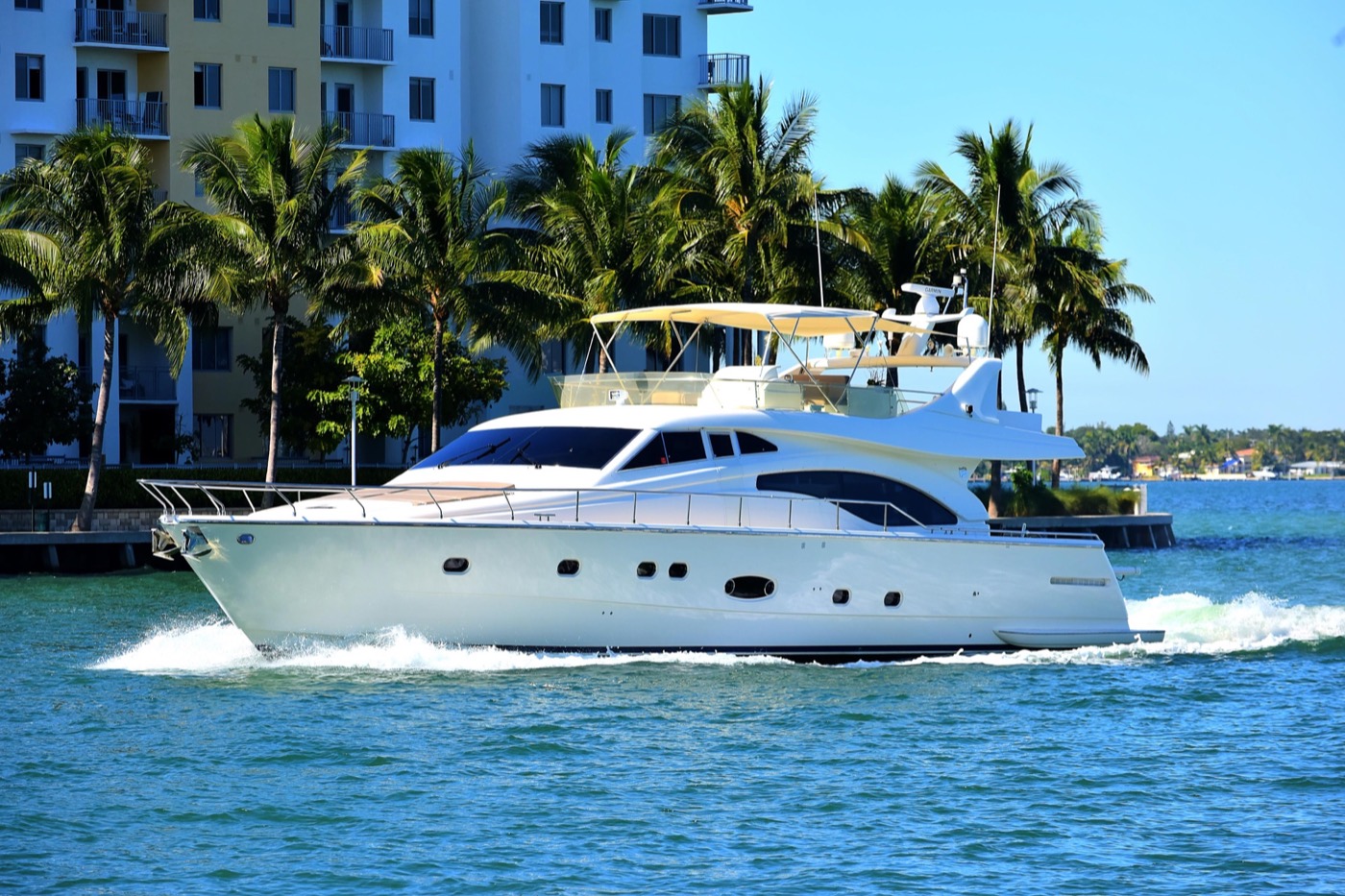 Ferretti 75 — frame 6 of 20