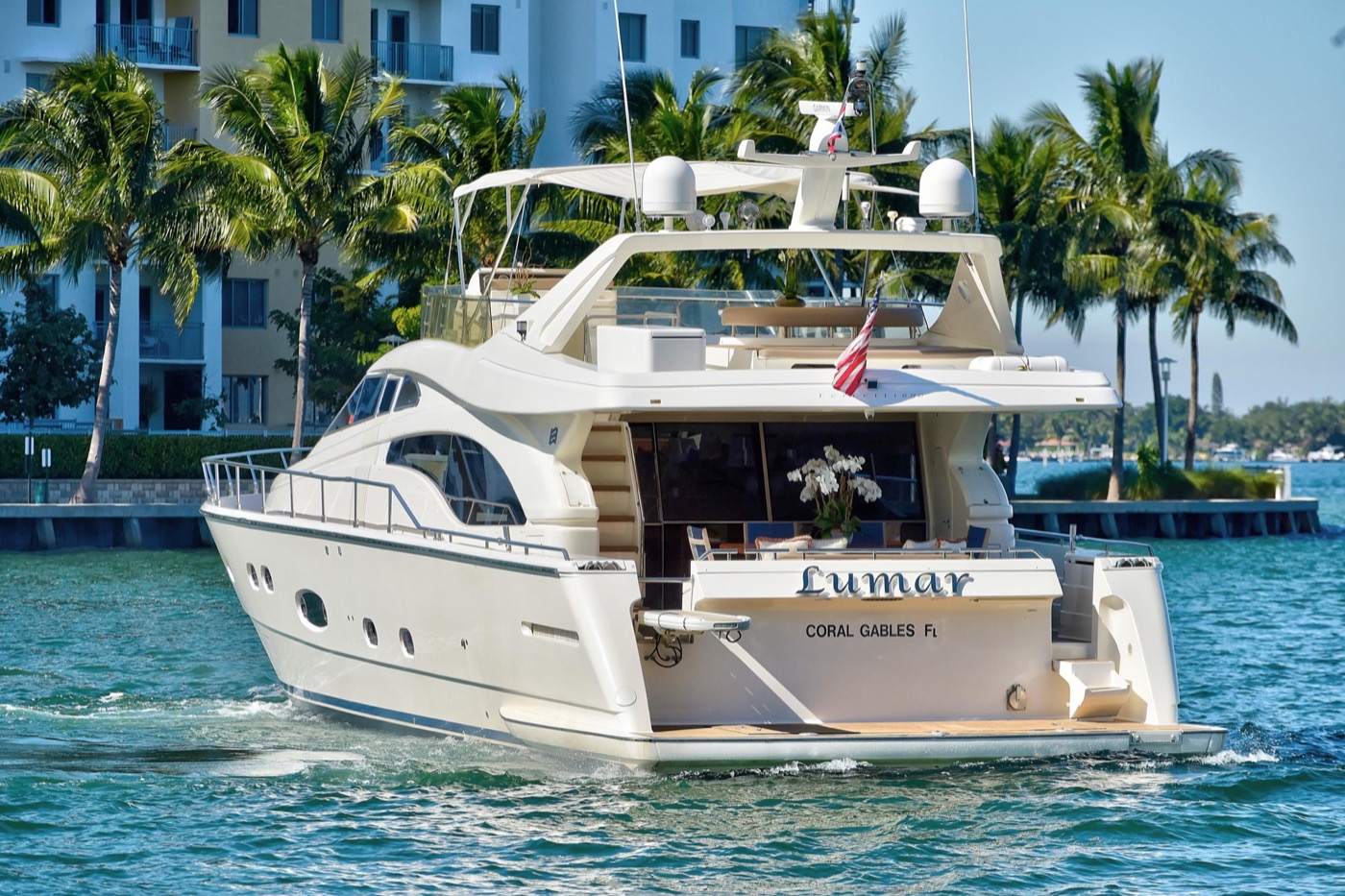 Ferretti 75 — frame 10 of 20