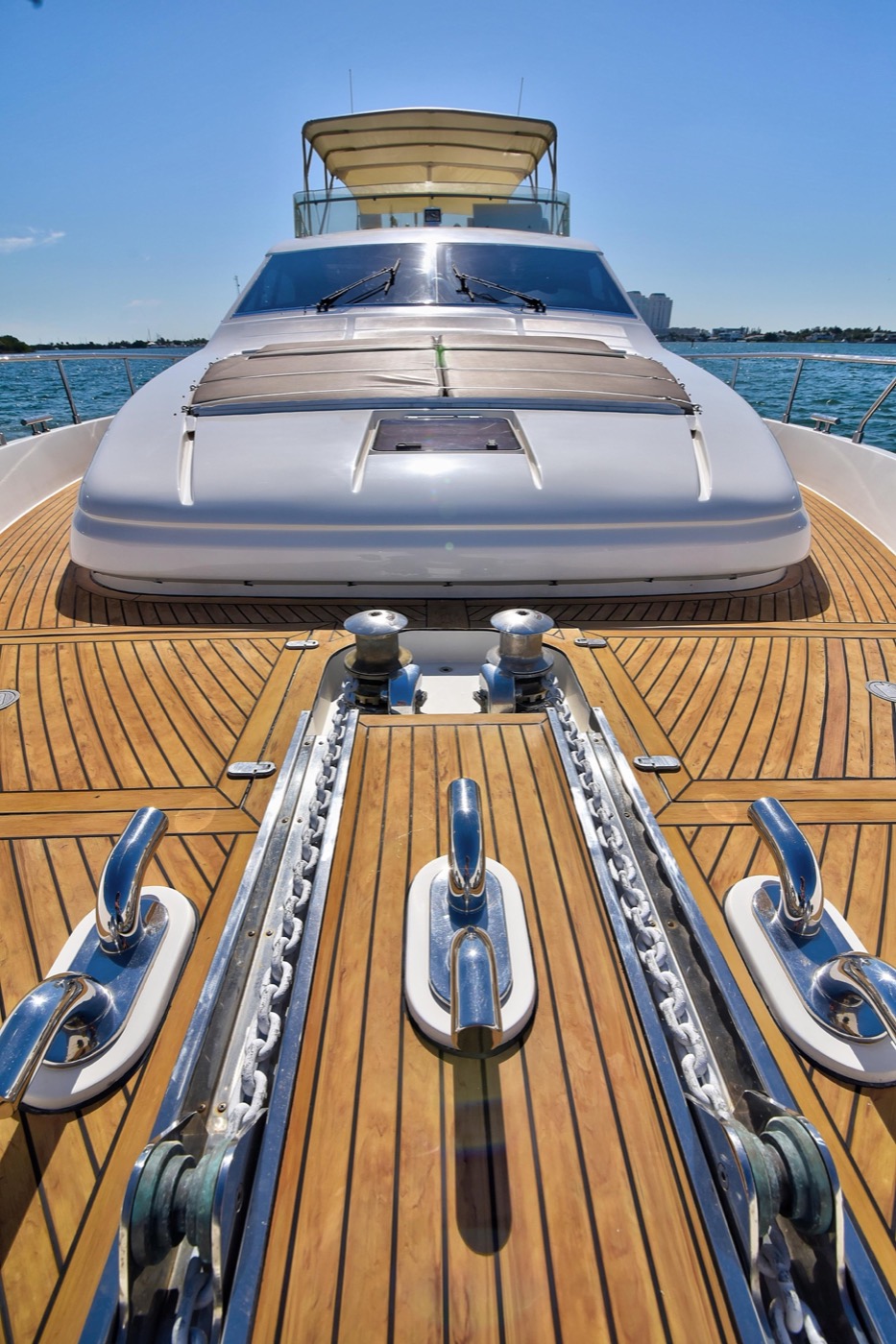 Ferretti 75 — frame 15 of 20