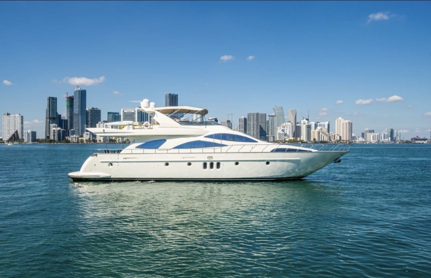 Azimut 85 — frame 1 of 23