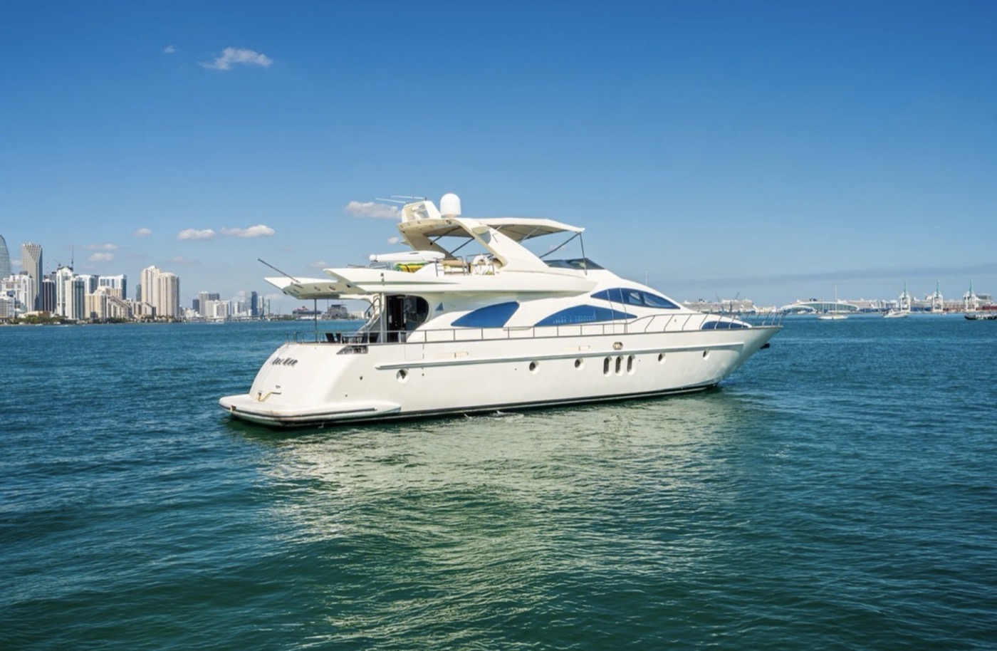 Azimut 85 — frame 2 of 23