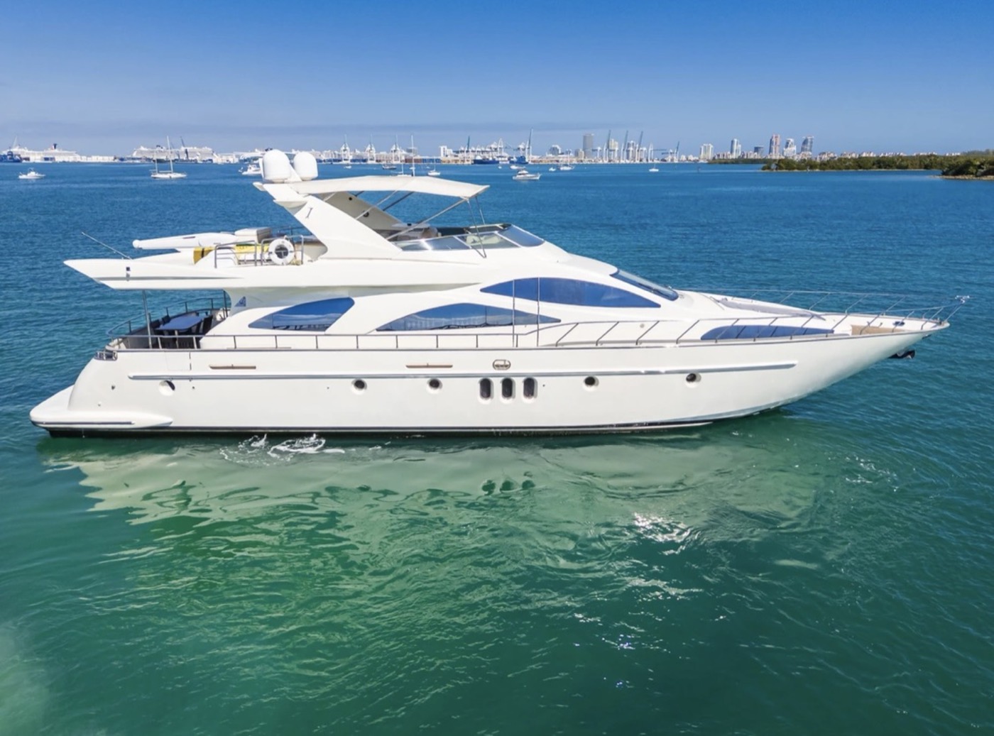 Azimut 85 — frame 4 of 23