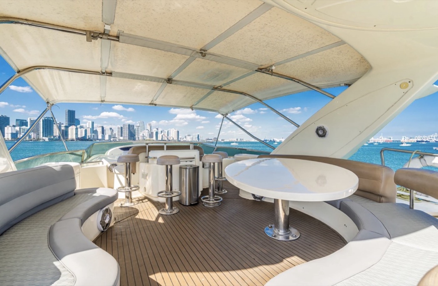 Azimut 85 — frame 12 of 23